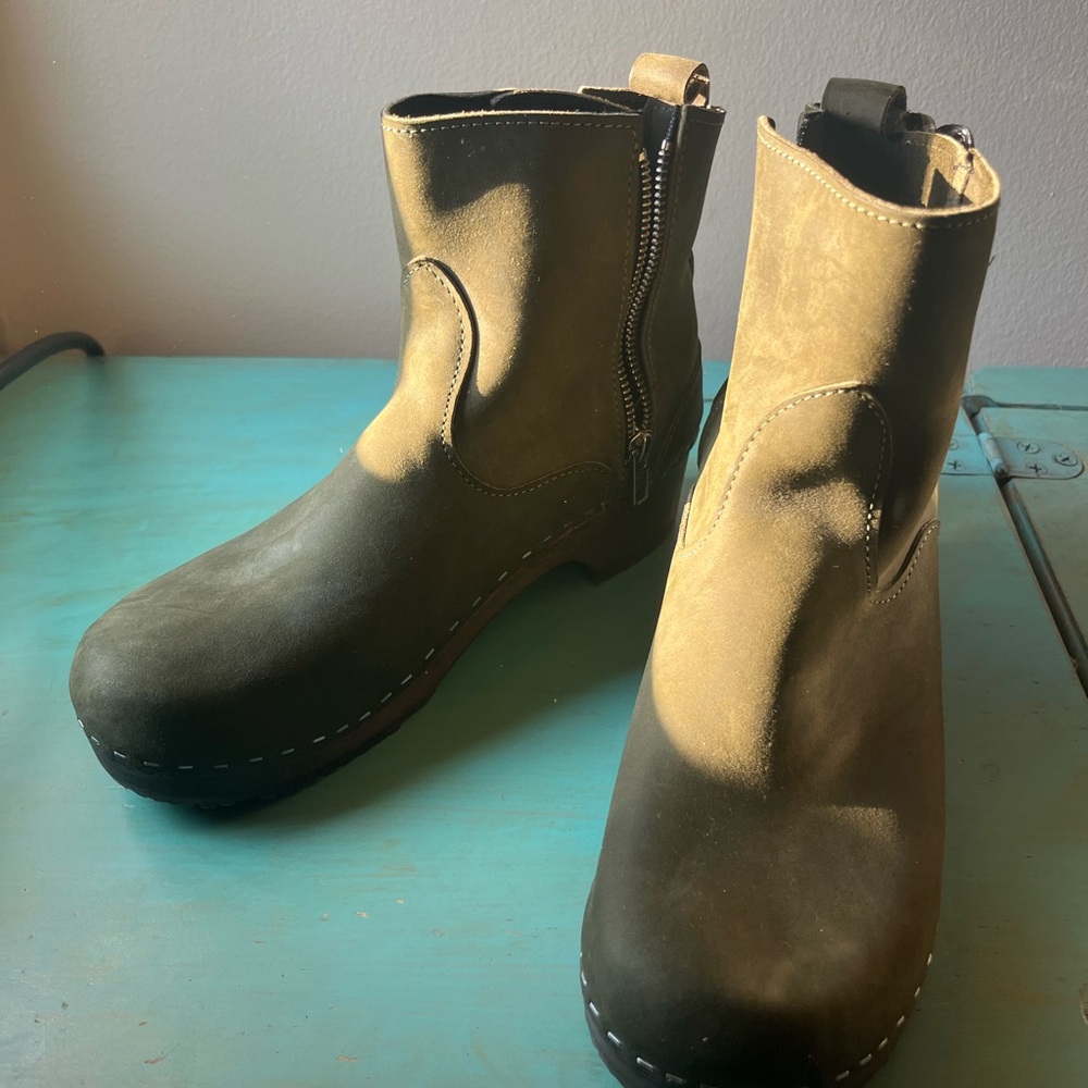 Sandgrens Olive Green Ankle Boots
